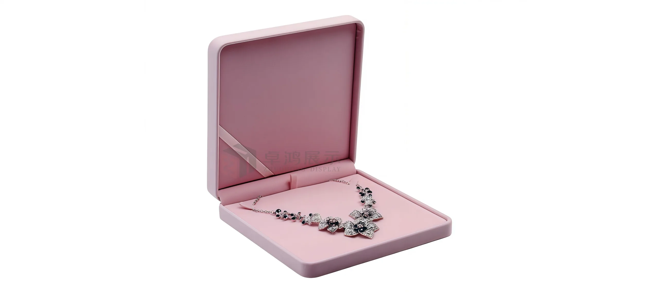 Long-pile velvet jewellery box available in customisable colours