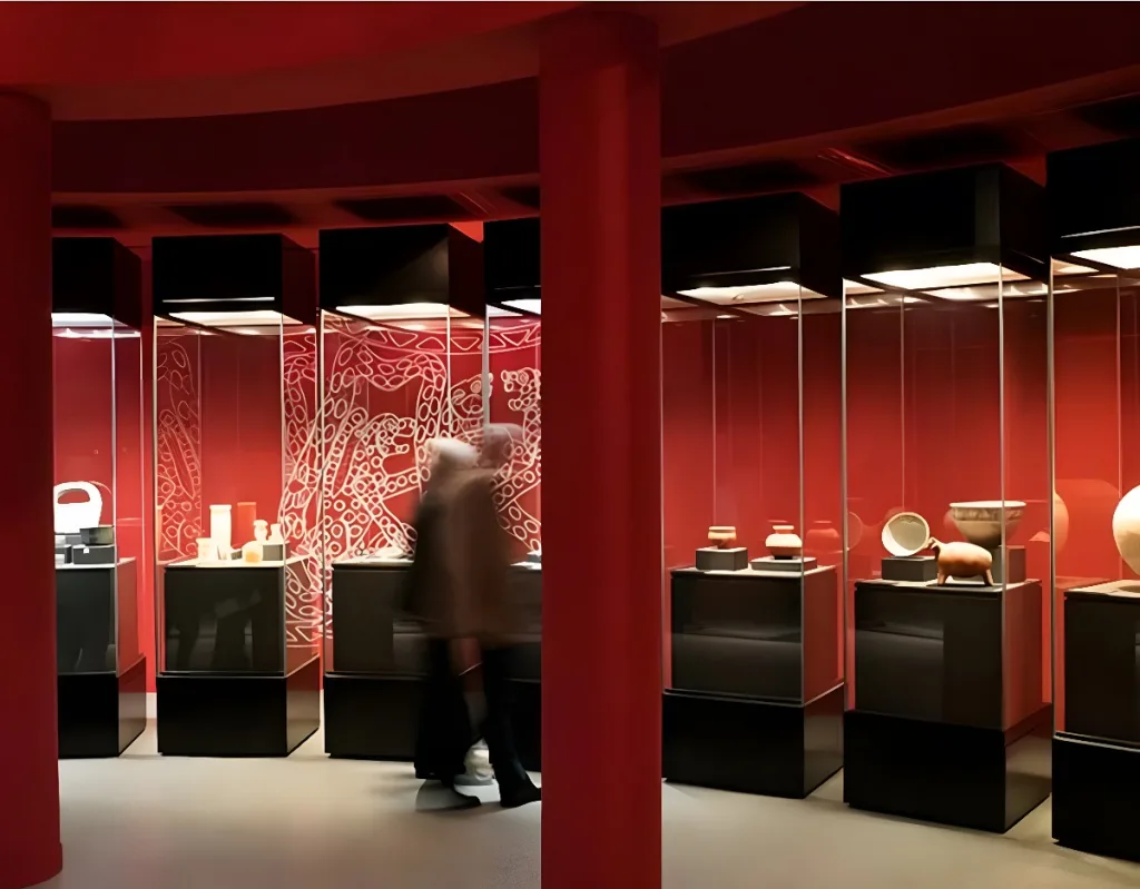 Black Color Glass Display Showcase Museum Space Design